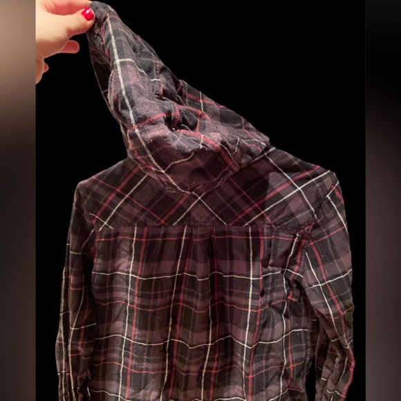 Forever 21 - Grey, Black, White and Red Plaid Hooded Shirt 👔 - Picture 3 of 4